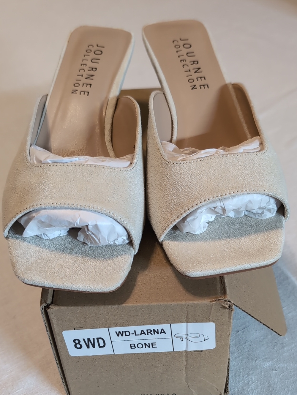 Journee Collection Larna Bone Square-Toe Open Slide Mules. Sz. 8WD